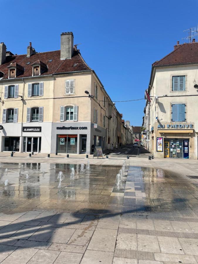 Appartement Calme Au Coeur De La Ville Lons-le-Saunier Bagian luar foto