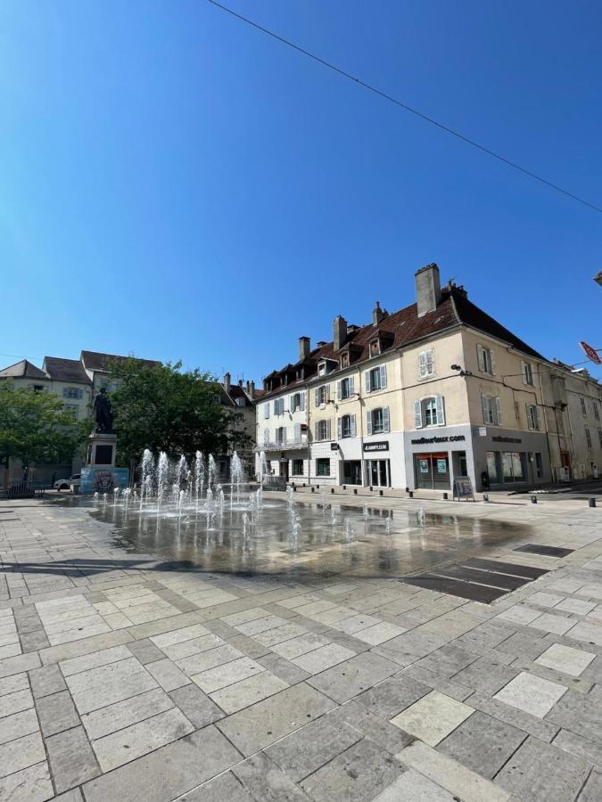 Appartement Calme Au Coeur De La Ville Lons-le-Saunier Bagian luar foto
